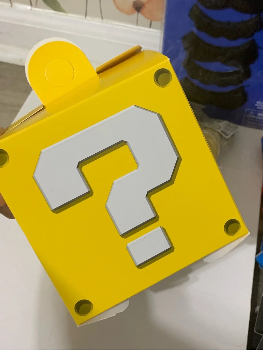 12 Guest Nintendo Super Mario Party Favor Kit Yellow Mystery Box